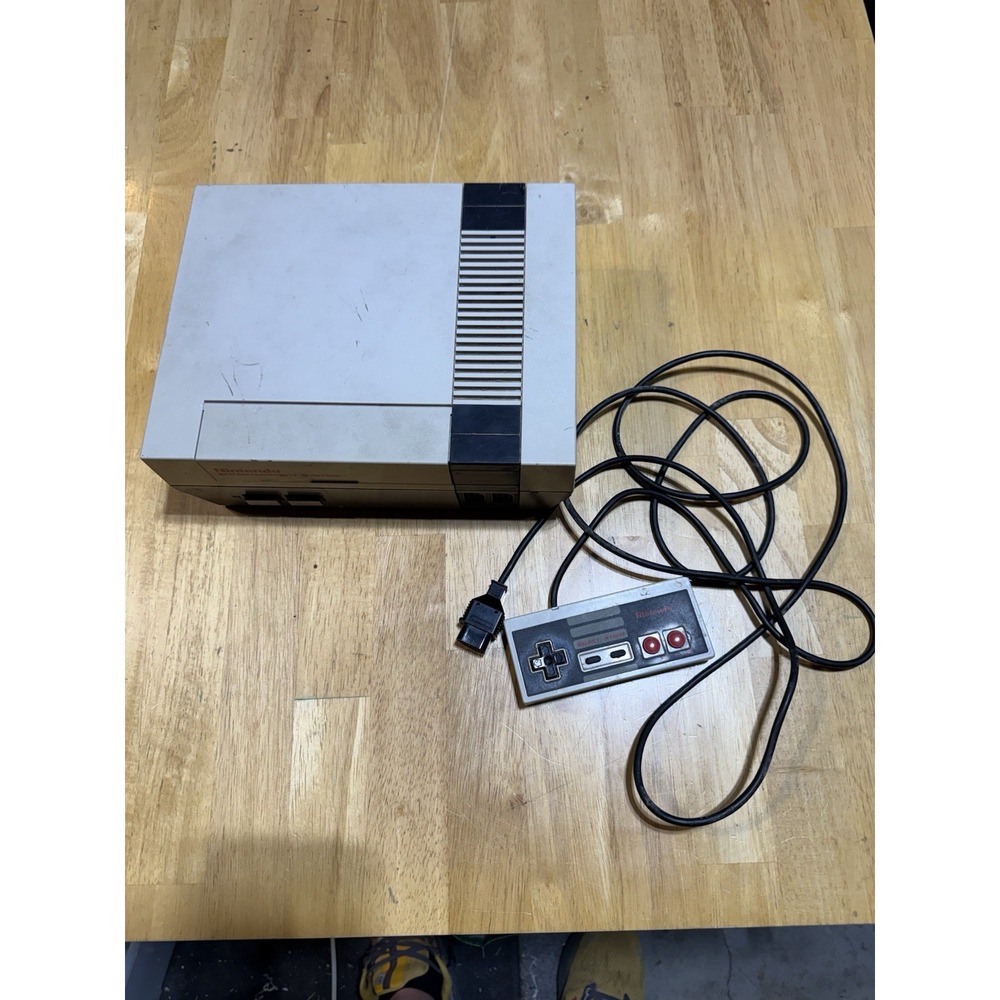 Nintendo NES Console NES-001 w/ Original Controller Powers On Untested As Is